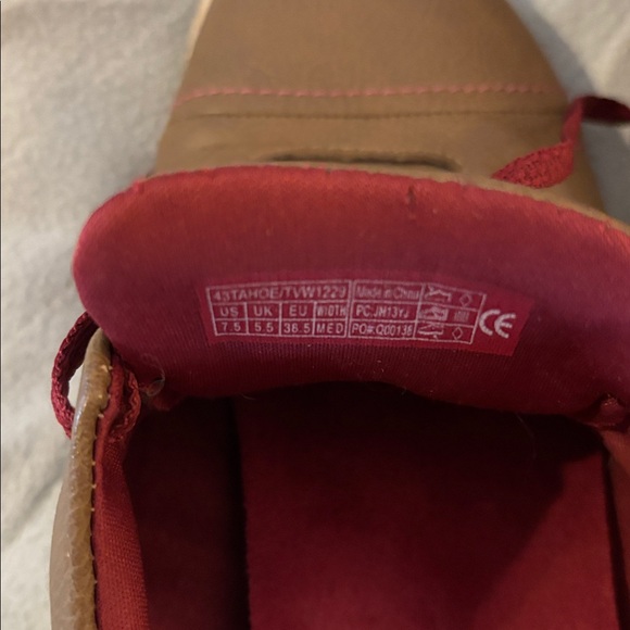 Vionic sneakers. - Picture 6 of 6